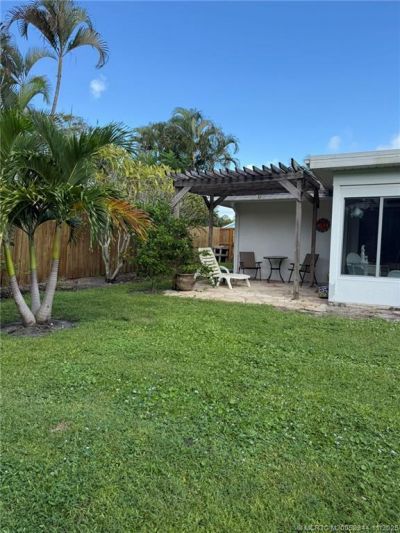 590 NE Lima Vias, Jensen Beach, FL 34957 Photo