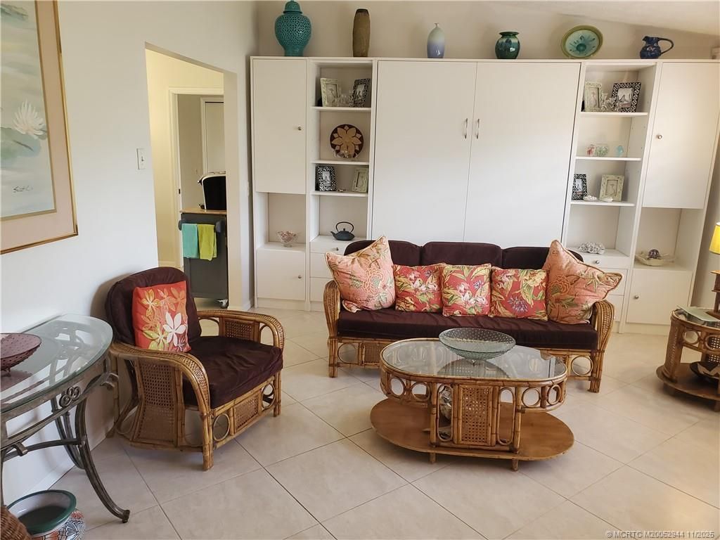 590 NE Lima Vias, Jensen Beach, FL 34957 Photo