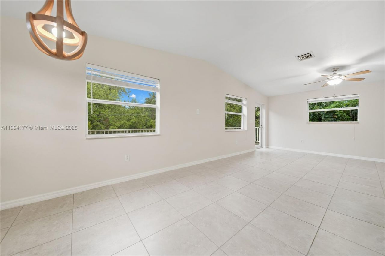 1021 Valencia Rd, Key Largo, FL 33037 Photo