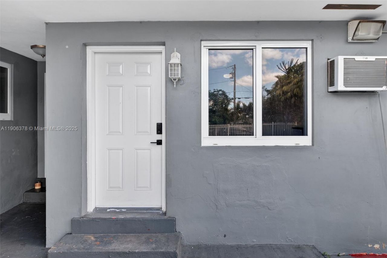 1864 NW 28th St, Unit 1, Miami, FL 33142 Photo