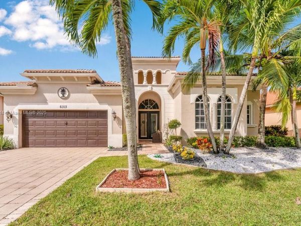 6313 Paradise Cv, West Palm Beach, FL 33411