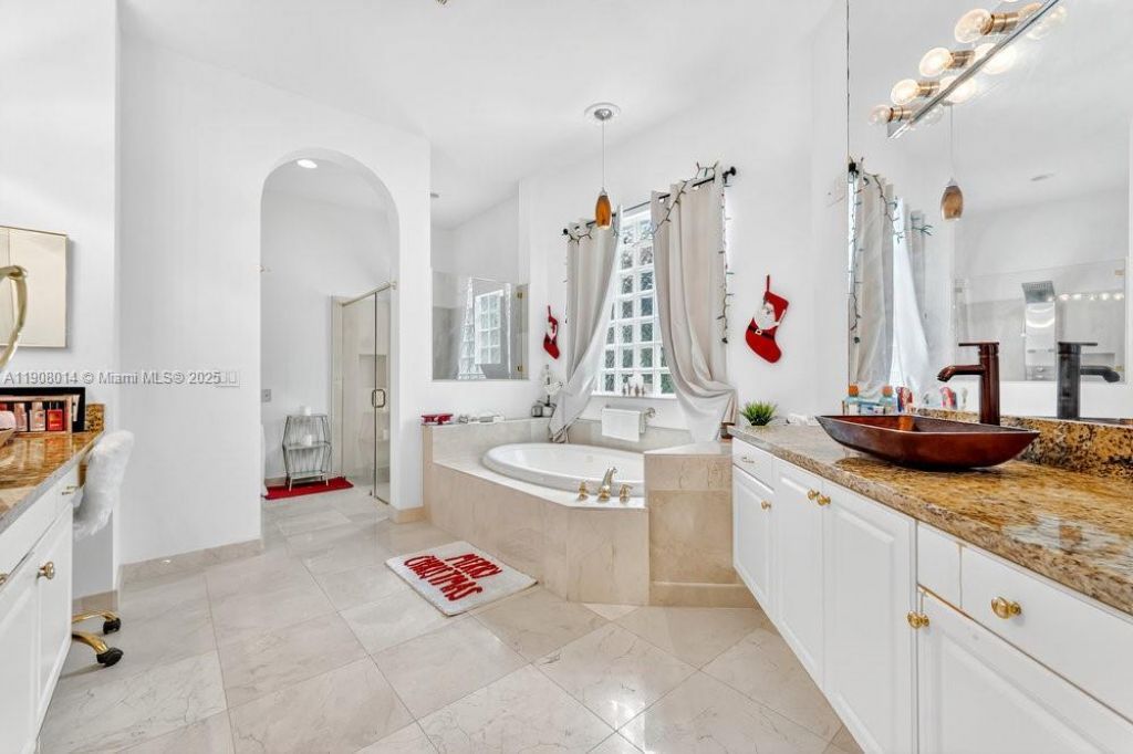 6313 Paradise Cv, West Palm Beach, FL 33411 Photo