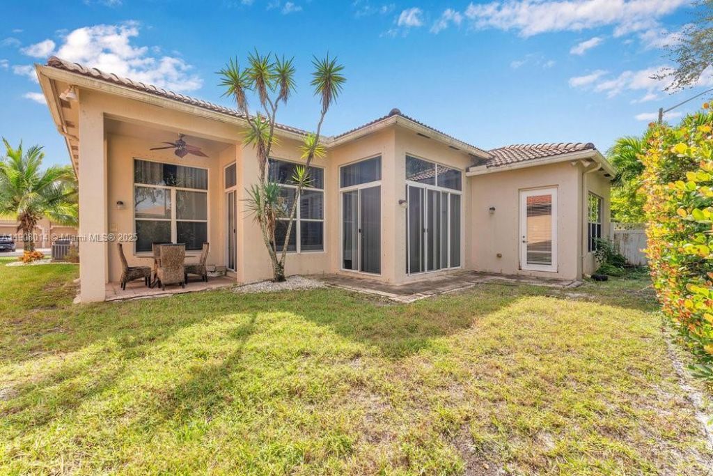 6313 Paradise Cv, West Palm Beach, FL 33411 Photo
