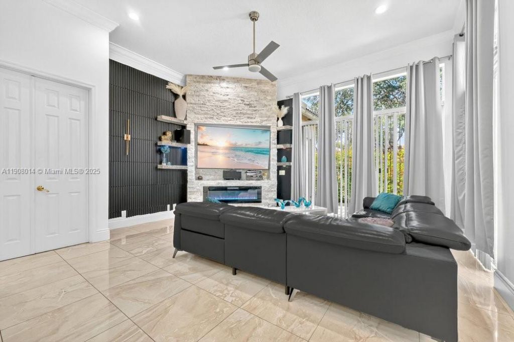 6313 Paradise Cv, West Palm Beach, FL 33411 Photo