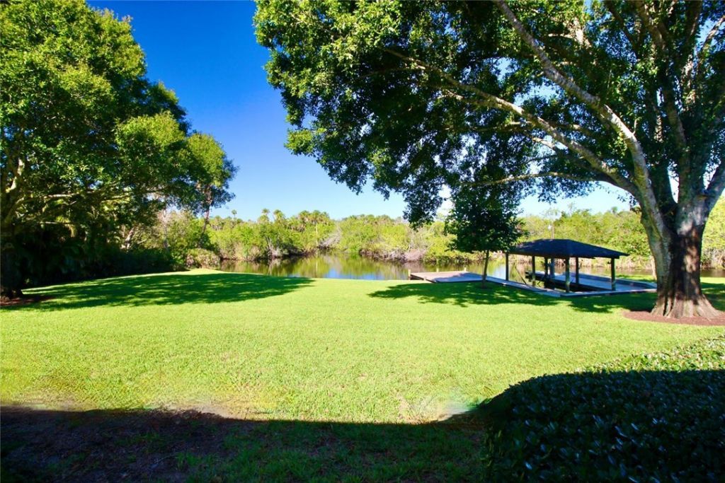 869 Robin Lane, Sebastian, FL 32958 Photo