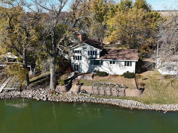 6 Edgewater Road, Slayton, MN 56172