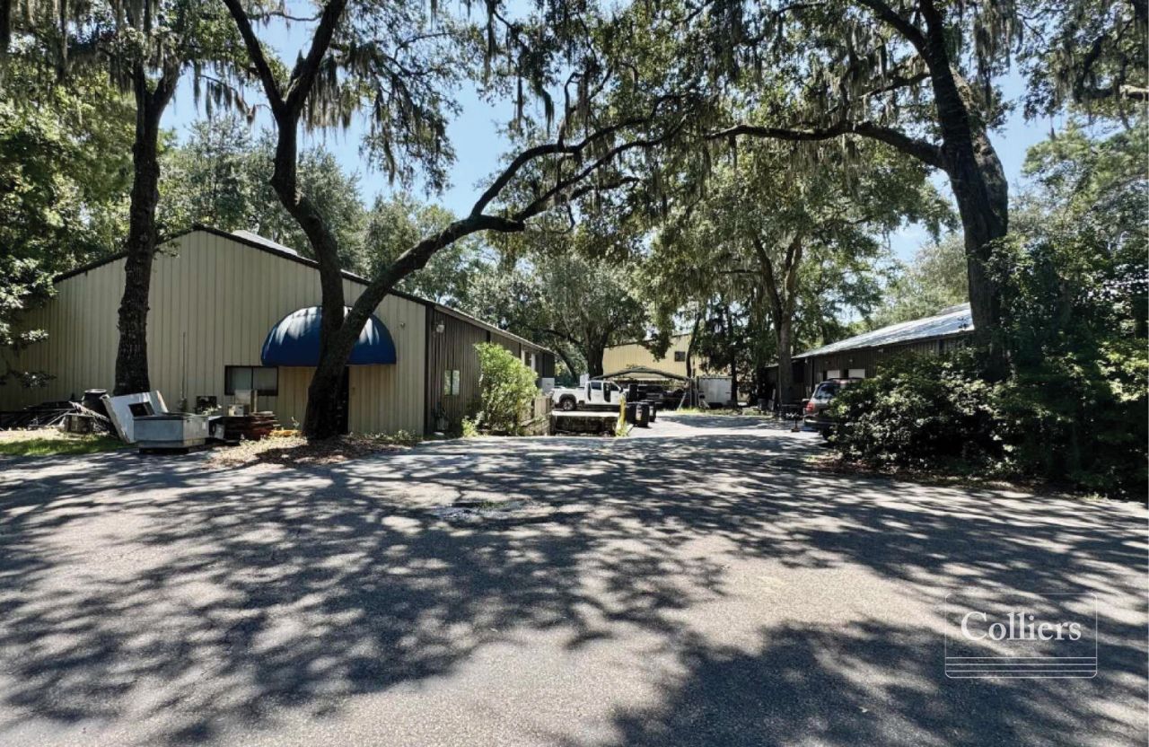 12 Cardinal Road Photo 6