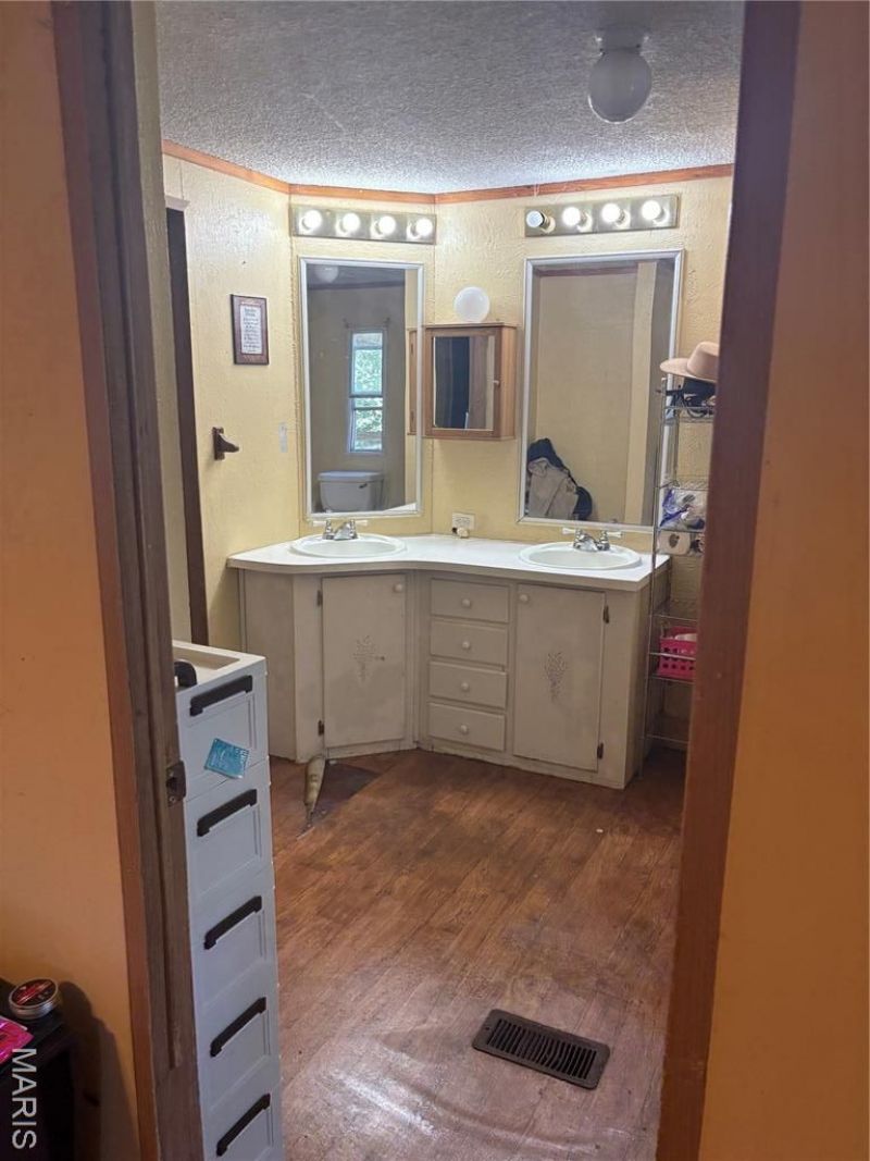 3762 Wolfe Drive, Mountain Grove, MO 65711 Main Photo