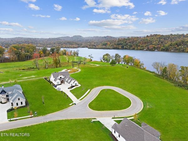 5275 Old Club Rd, Loudon, TN 37774