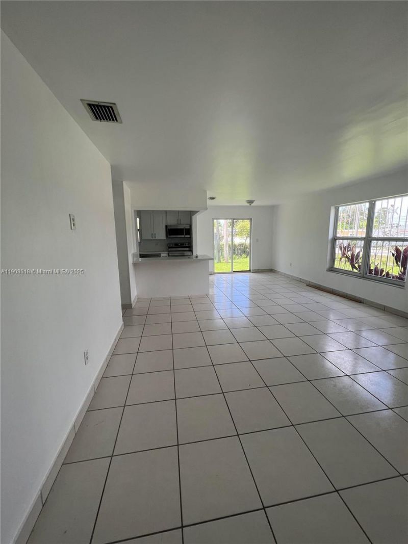 1600 SW 71st Ct, Unit NA, Miami, FL 33155 Photo