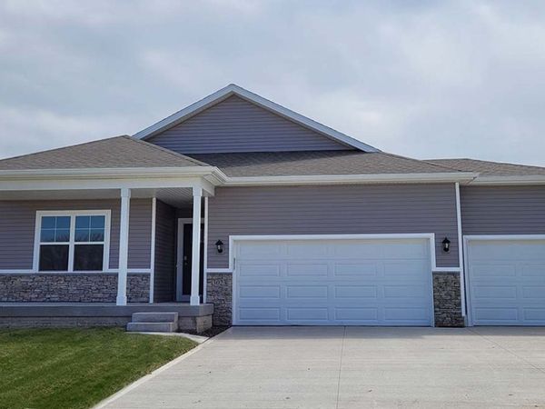 6731 NW 106th Street, Johnston, IA 50131