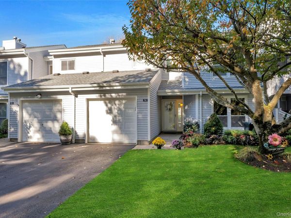 94 Hampton Vista Drive, Manorville, NY 11949