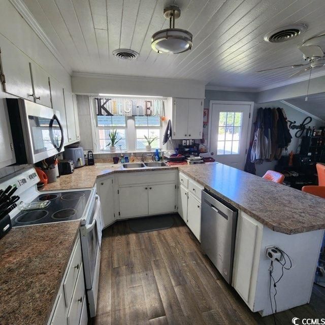 809 Cedar St. Photo 7