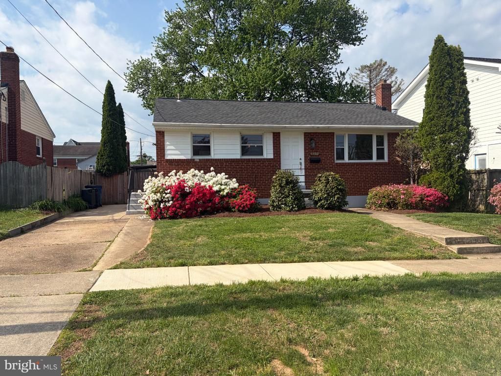 6408 Winnepeg Road, Bethesda, MD 20817 Main Photo