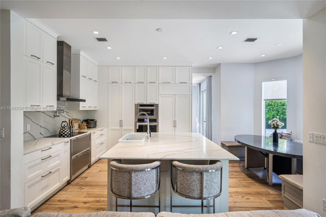 3703 NE 199th St, Aventura, FL 33180 Photo