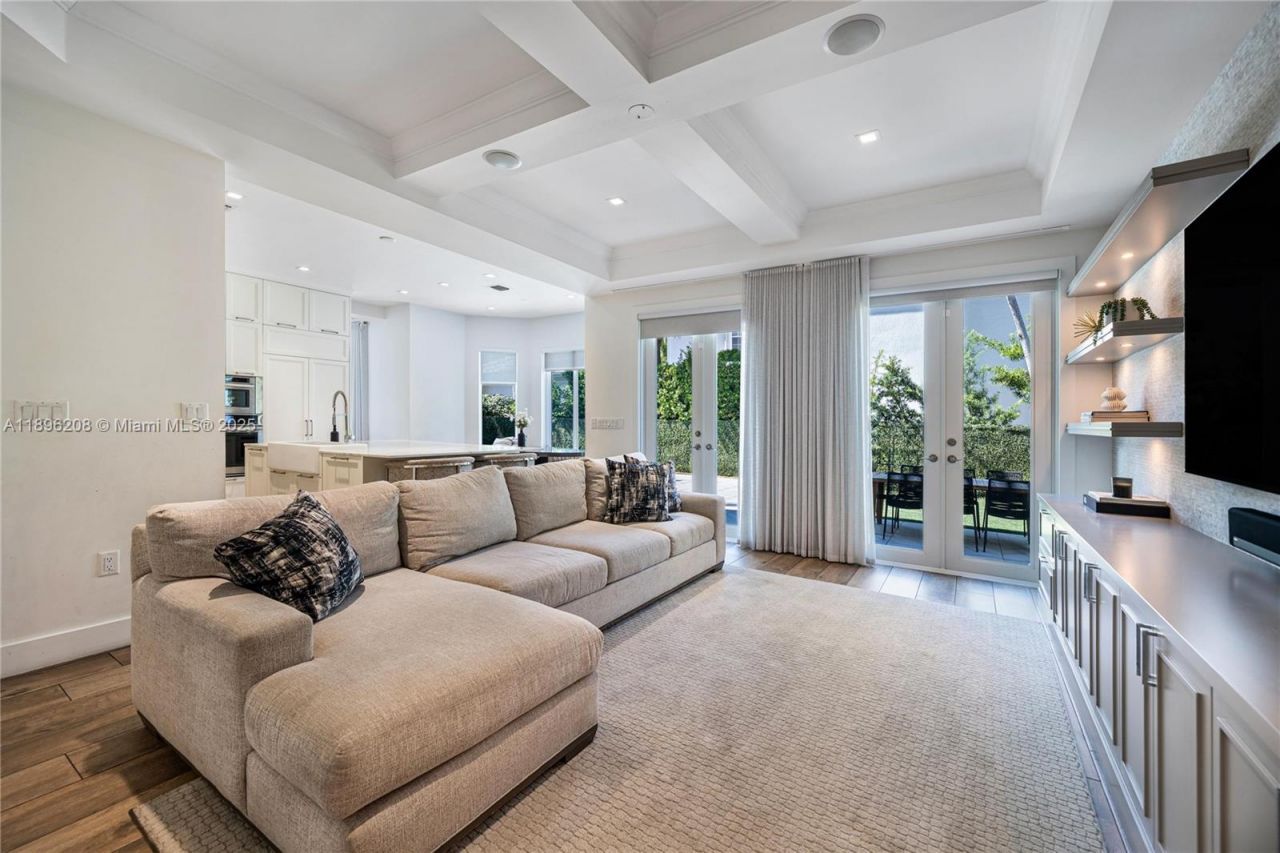 3703 NE 199th St, Aventura, FL 33180 Photo