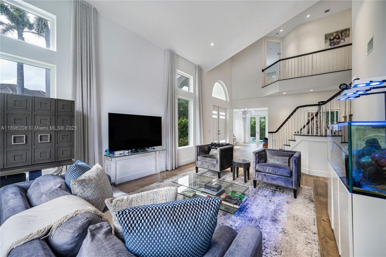 3703 NE 199th St, Aventura, FL 33180 Photo