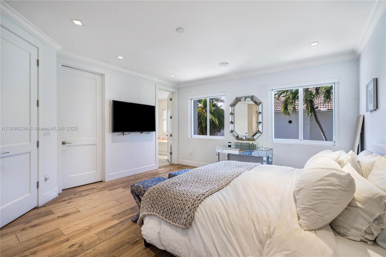 3703 NE 199th St, Aventura, FL 33180 Photo