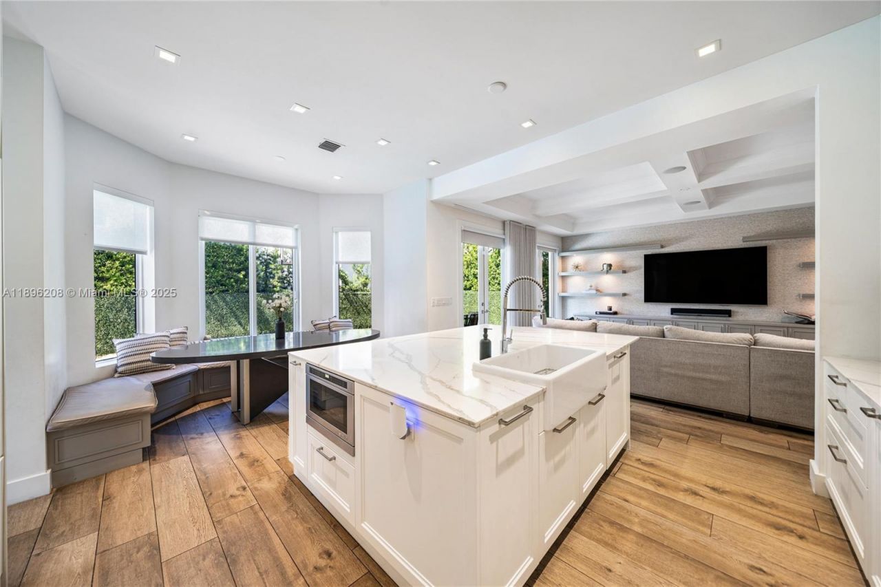 3703 NE 199th St, Aventura, FL 33180 Photo