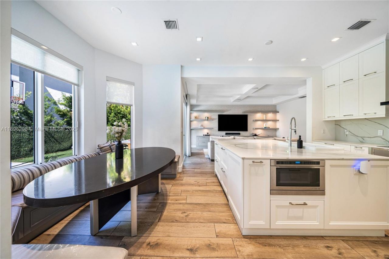 3703 NE 199th St, Aventura, FL 33180 Photo