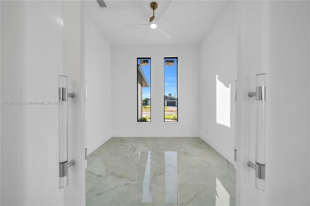 2005 El Dorado Blvd N, Cape Coral, FL 33993 Photo