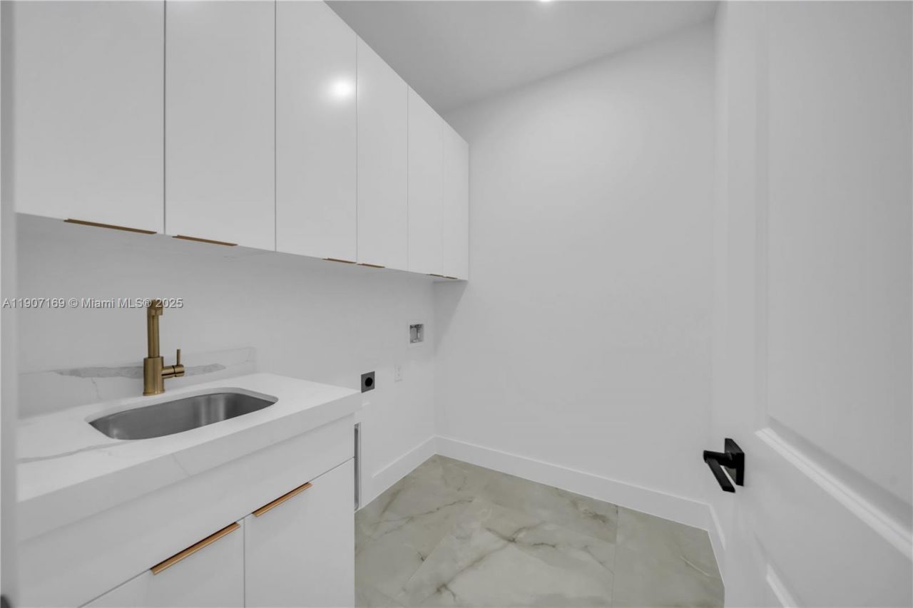 2005 El Dorado Blvd N, Cape Coral, FL 33993 Photo