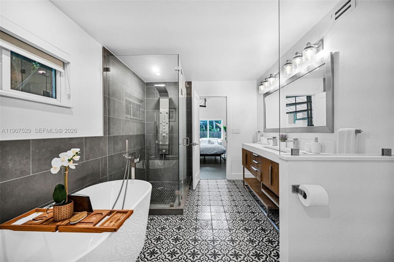 150 NE 50th Ter, Miami, FL 33137 Photo