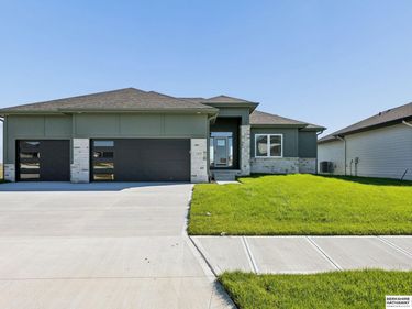 6339 N 207th Street, Elkhorn, NE 68022