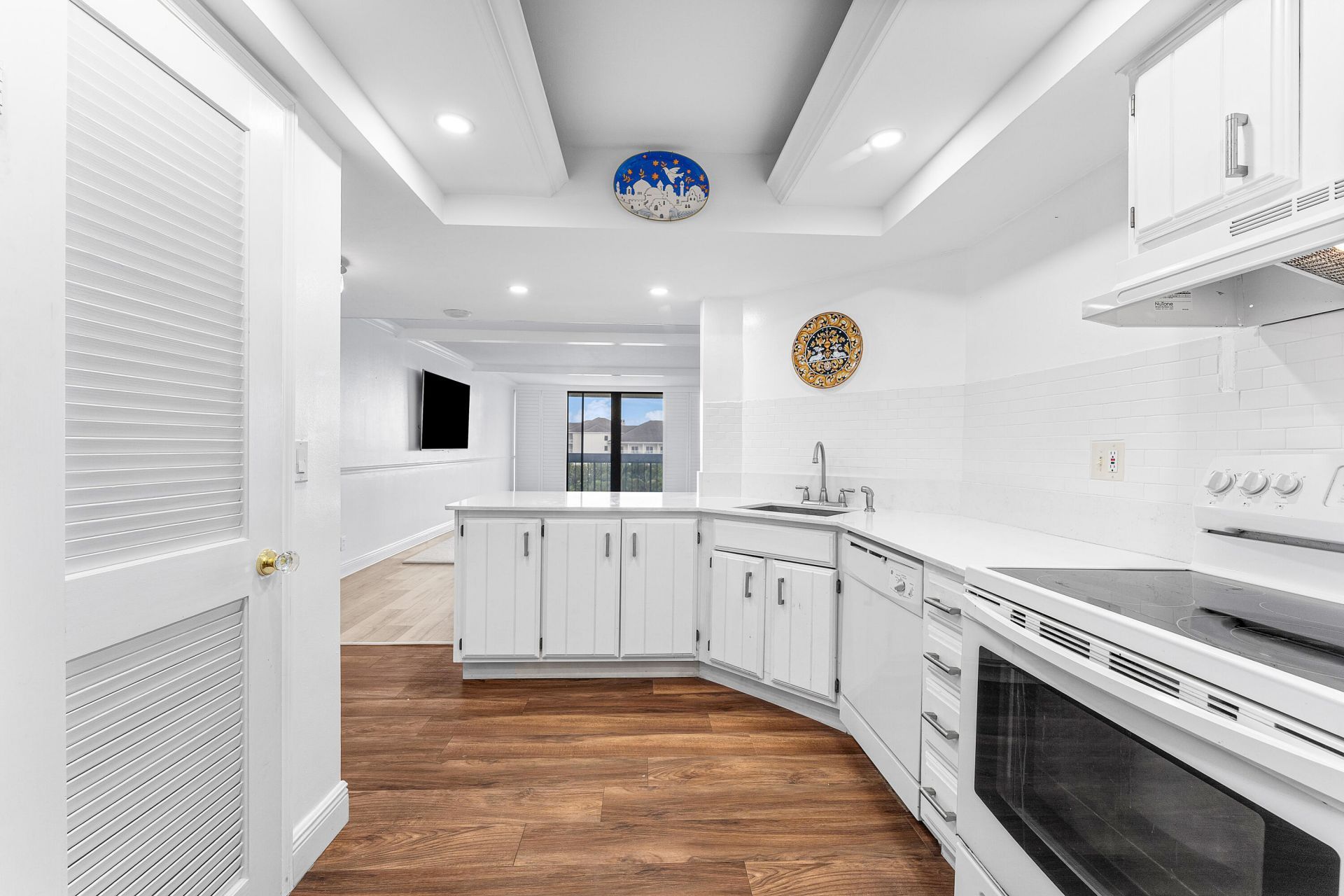 2400 Presidential Way, Unit 503, West Palm Beach, FL 33401 Photo