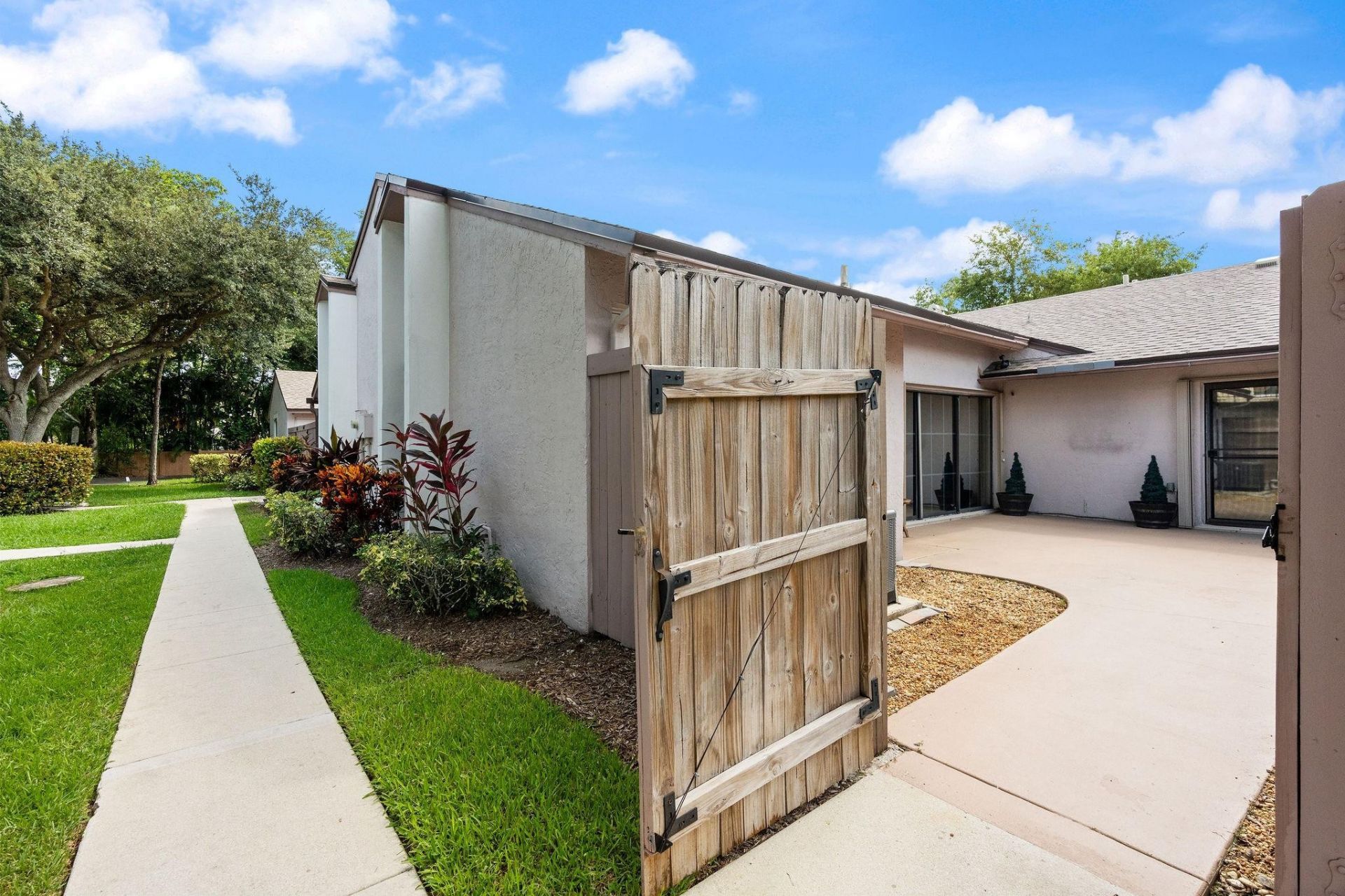 151 NW 115th Avenue, Unit 405, Plantation, FL 33325 Photo