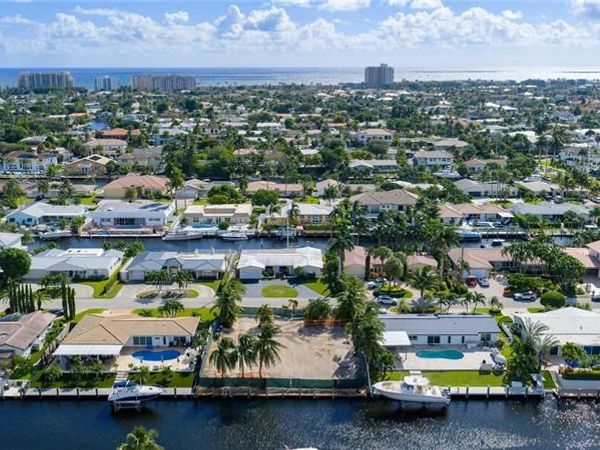 4011 NE 23rd Ter, Lighthouse Point, FL 33064