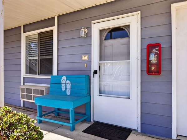 1664 Beach Boulevard, Biloxi, MS 39531
