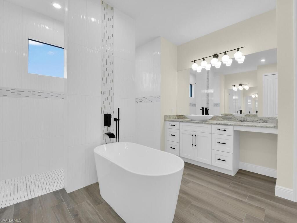 144 SW 28th St, Cape Coral, FL 33914 Photo