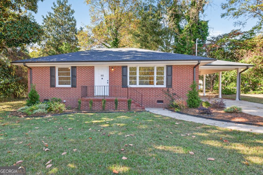 352 3rd Avenue, Winder, GA 30680 Main Photo