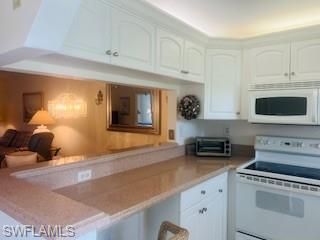 41 High Point Cir S, Unit 104, Naples, FL 34103 Photo