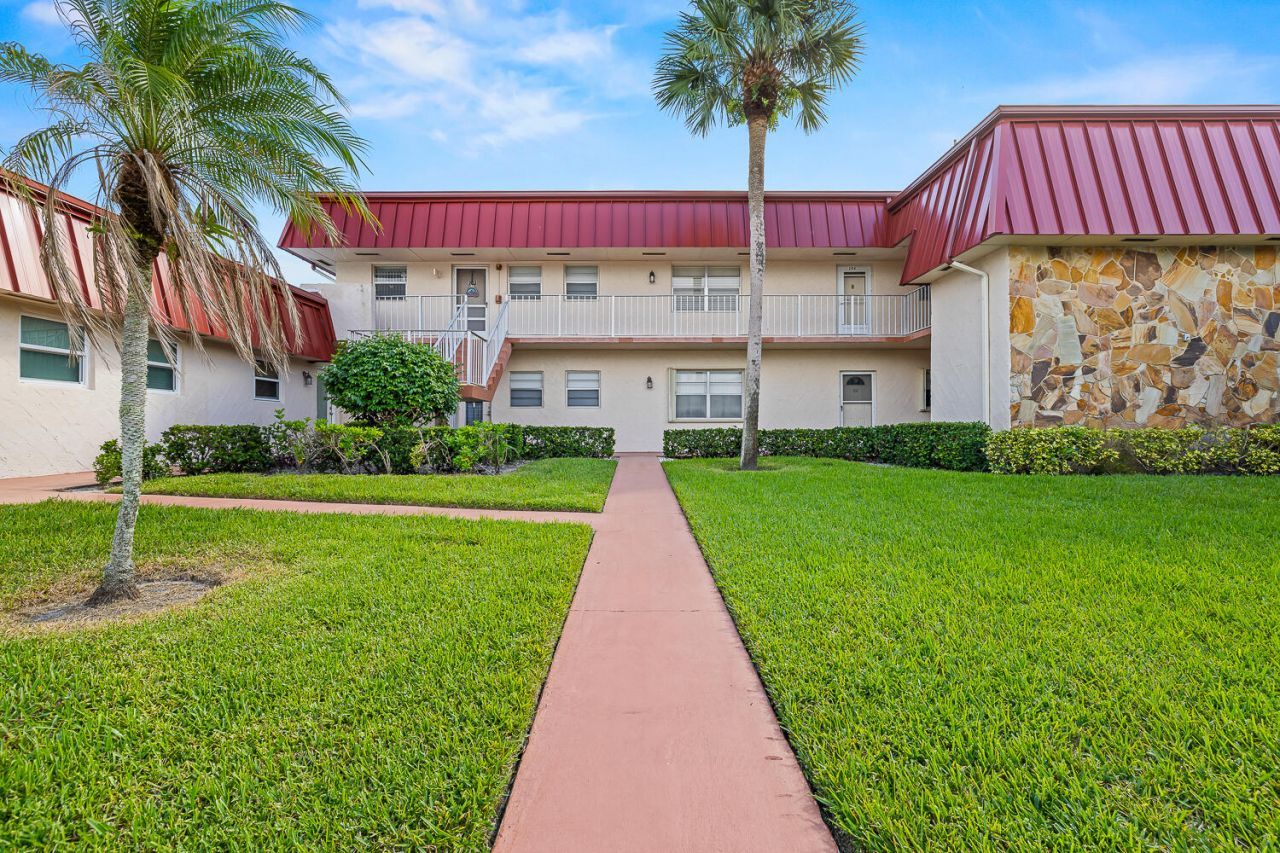 12016 Greenway Circle S, Unit 203, Royal Palm Beach, FL 33411 Photo