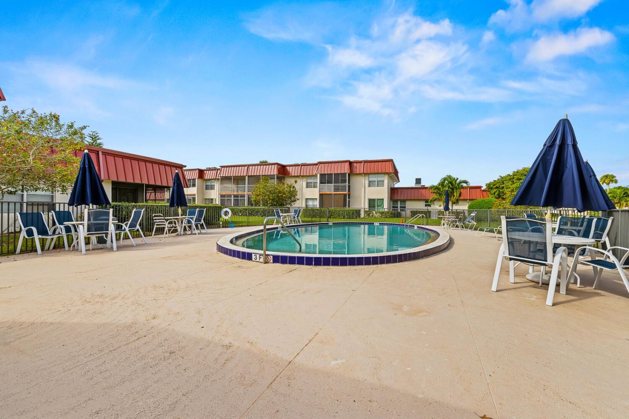 12016 Greenway Circle S, Unit 203, Royal Palm Beach, FL 33411 Photo