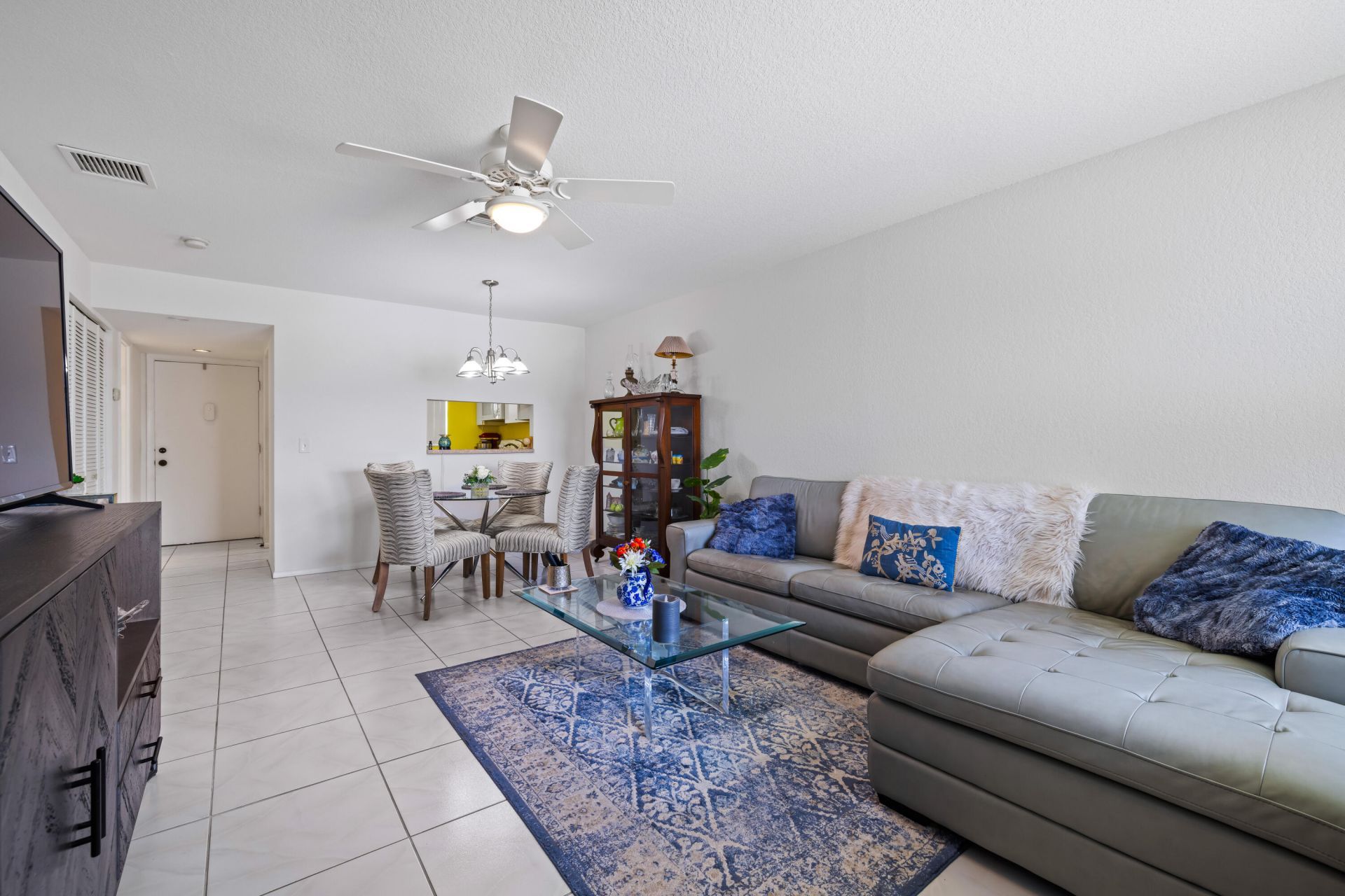12016 Greenway Circle S, Unit 203, Royal Palm Beach, FL 33411 Photo
