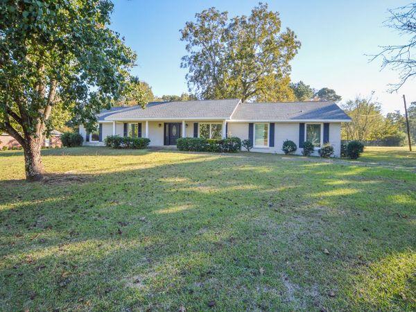 1410 Pinecrest Road, Starkville, MS 39759