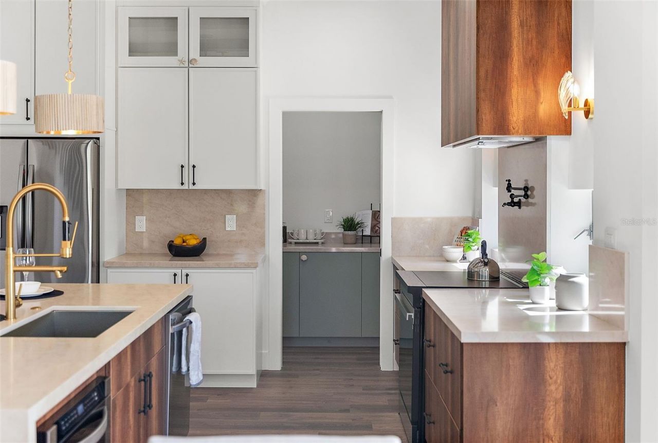 5941 Mangrove Street N, Saint Petersburg, FL 33703 Photo