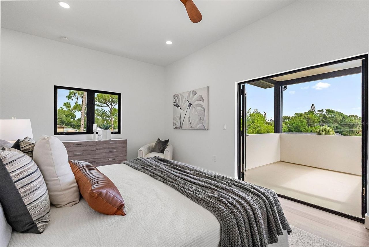 5941 Mangrove Street N, Saint Petersburg, FL 33703 Photo