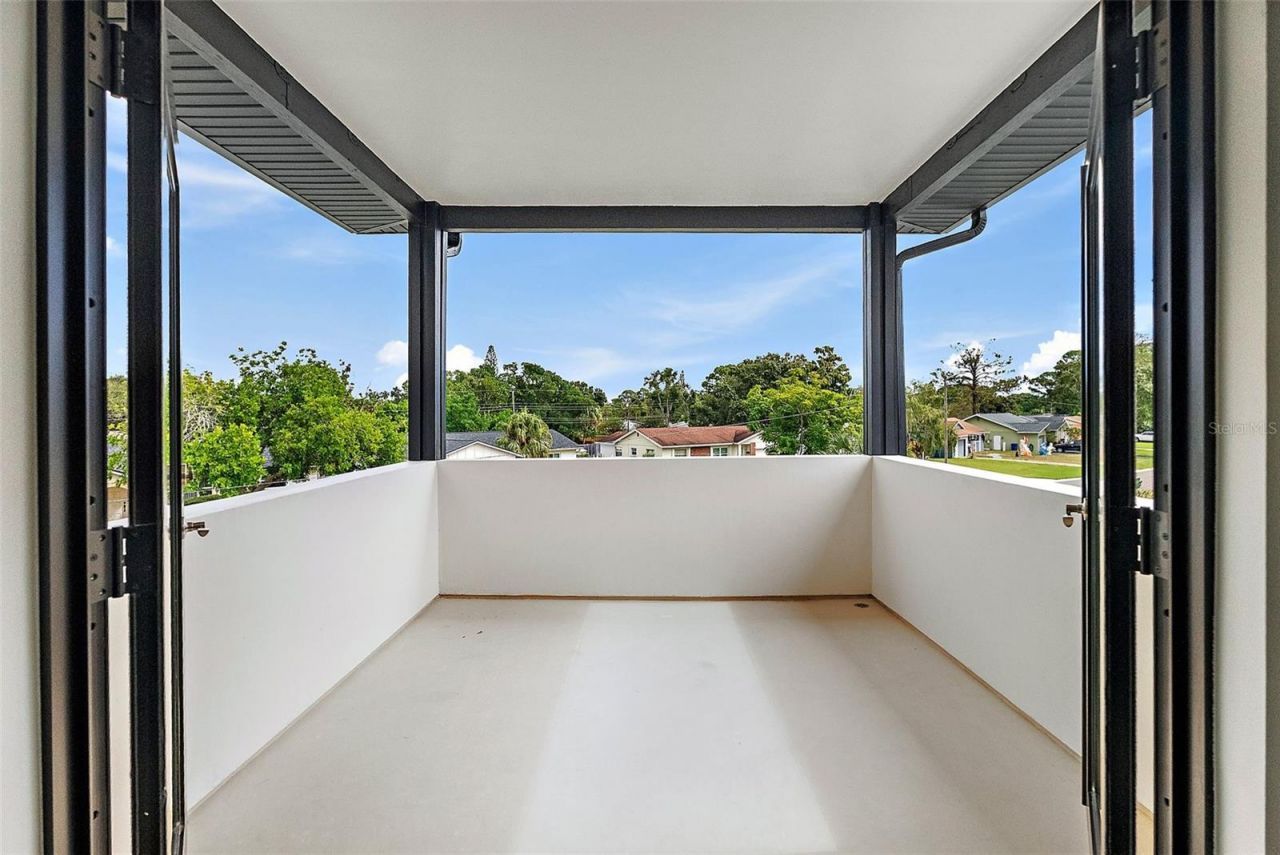 5941 Mangrove Street N, Saint Petersburg, FL 33703 Photo