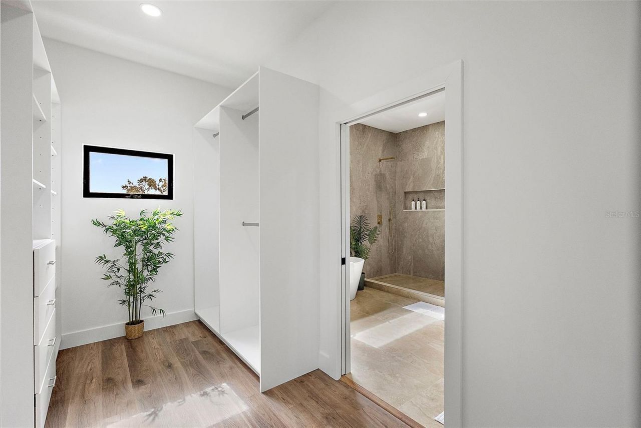 5941 Mangrove Street N, Saint Petersburg, FL 33703 Photo