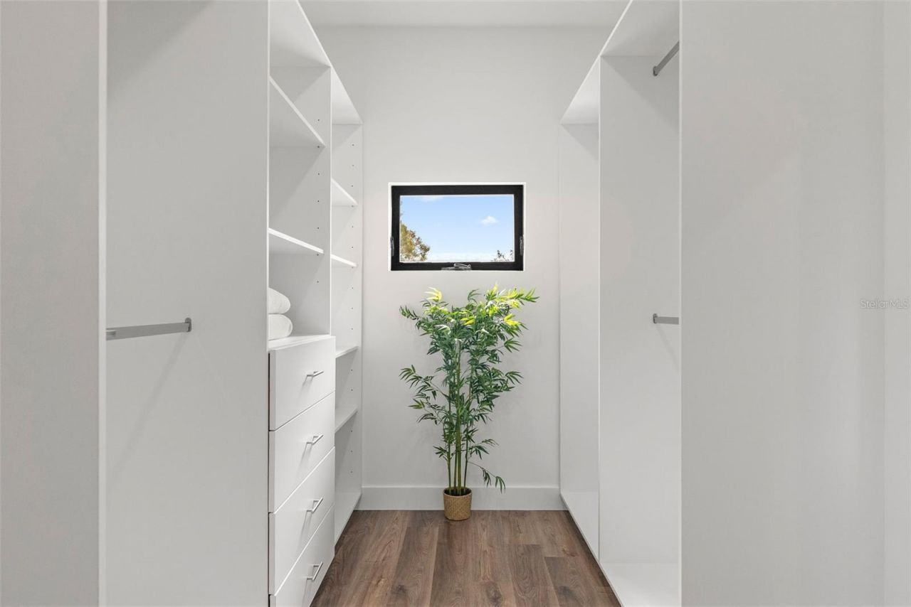 5941 Mangrove Street N, Saint Petersburg, FL 33703 Photo