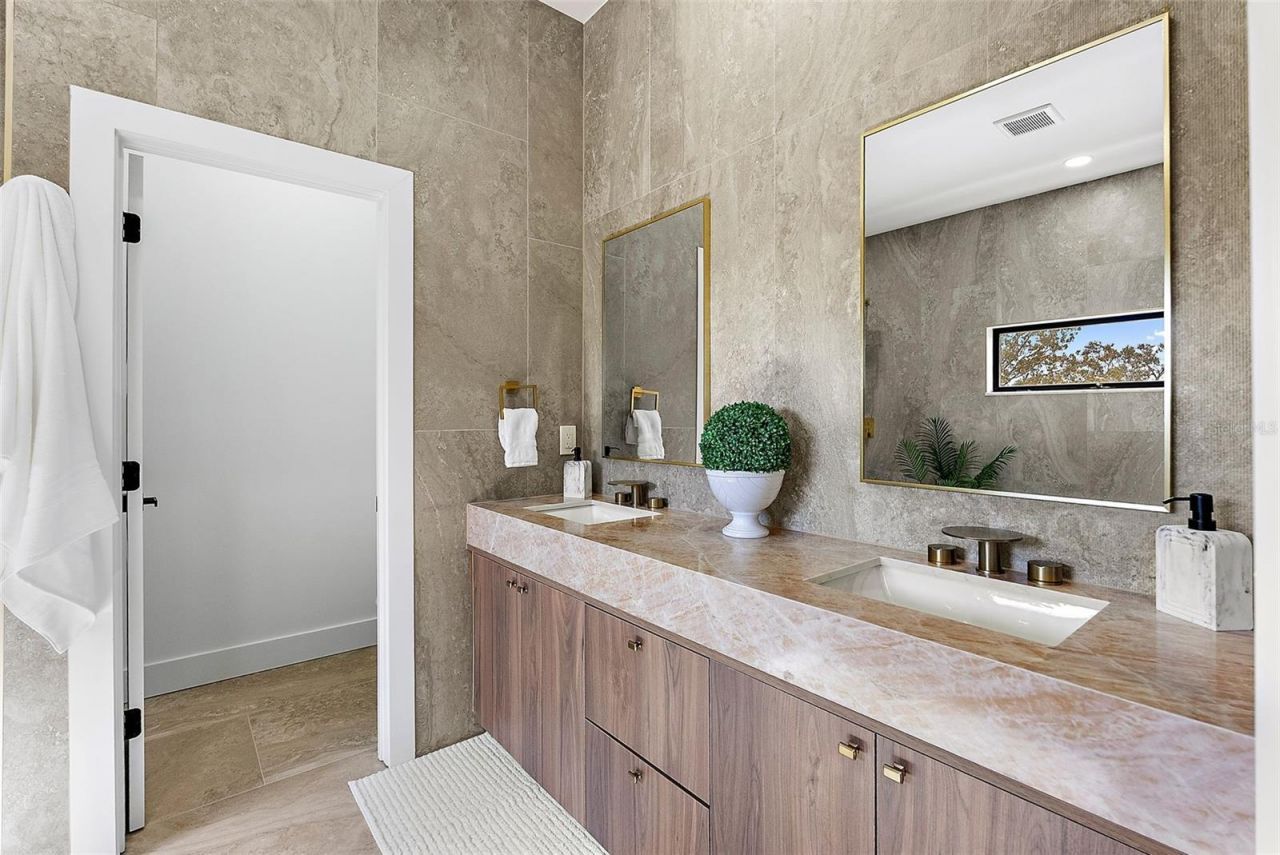 5941 Mangrove Street N, Saint Petersburg, FL 33703 Photo