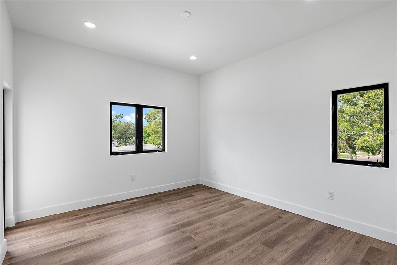 5941 Mangrove Street N, Saint Petersburg, FL 33703 Photo