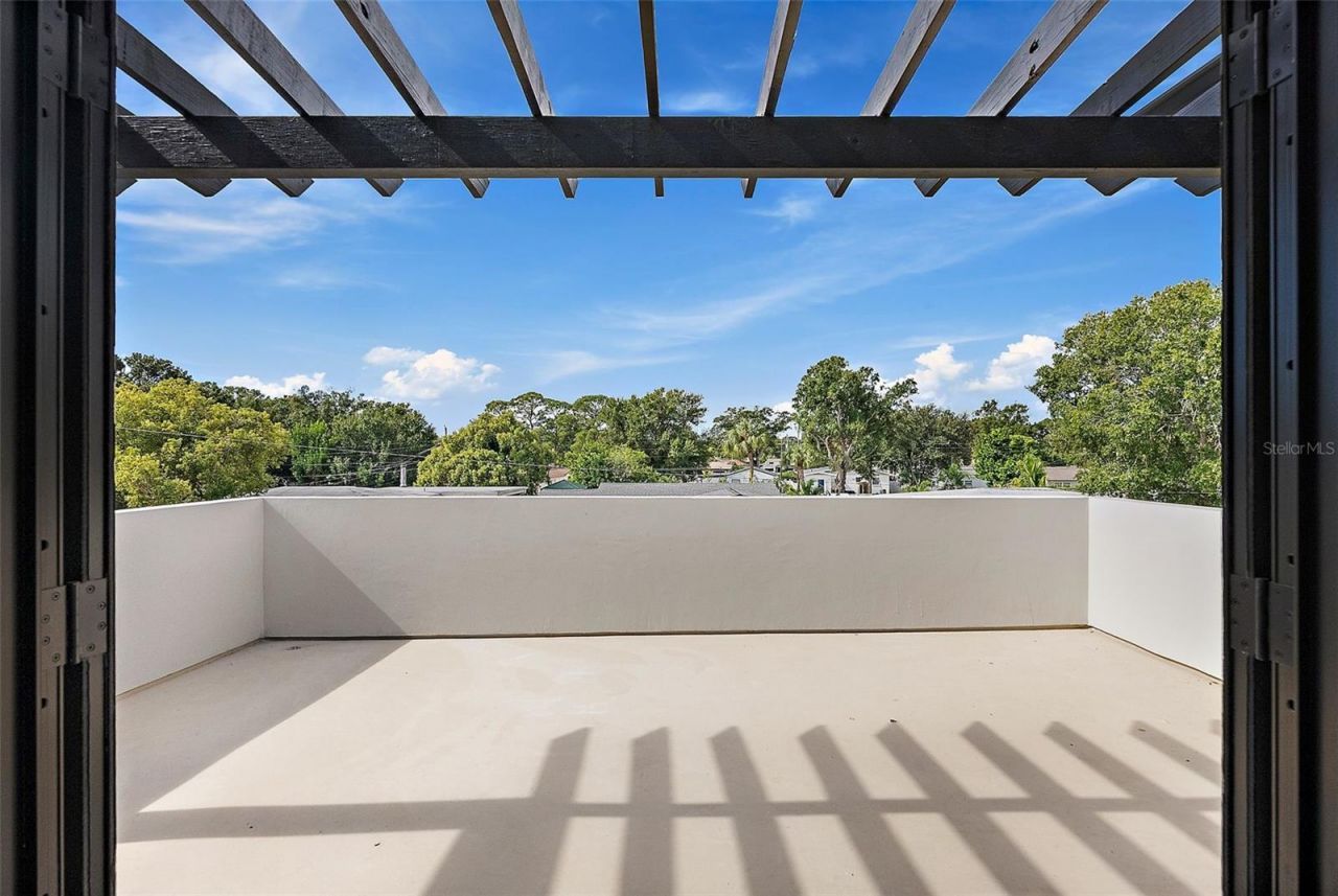 5941 Mangrove Street N, Saint Petersburg, FL 33703 Photo