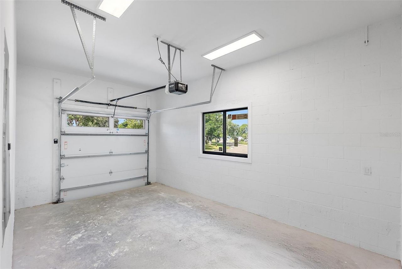 5941 Mangrove Street N, Saint Petersburg, FL 33703 Photo