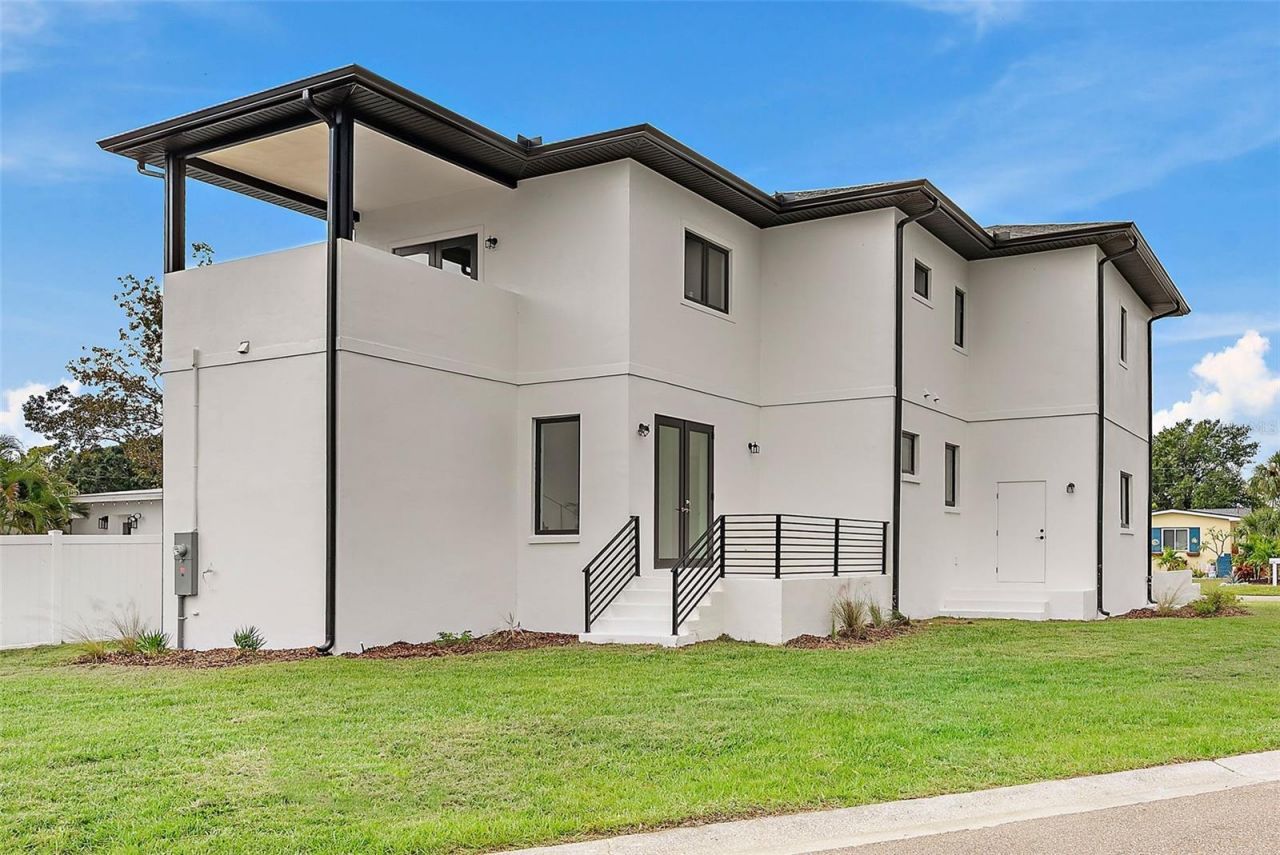 5941 Mangrove Street N, Saint Petersburg, FL 33703 Photo