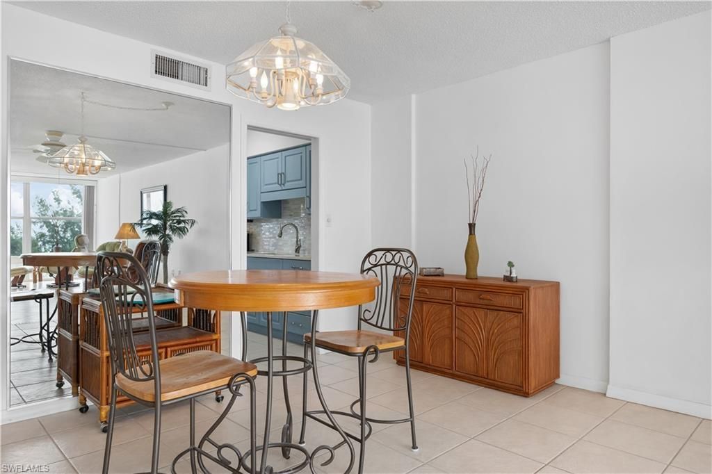 5200 Gulf Dr, Unit 604, Holmes Beach, FL 34217 Photo